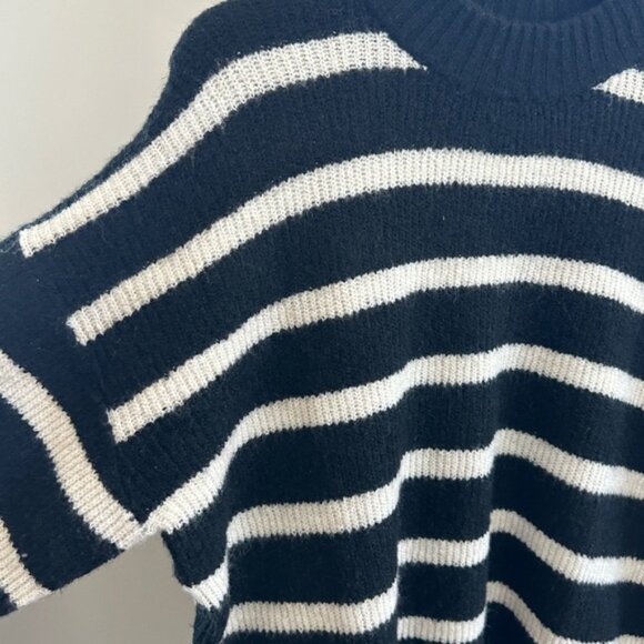BNWT H&M Striped Oversized Sweater Medium - Picture 2 of 5